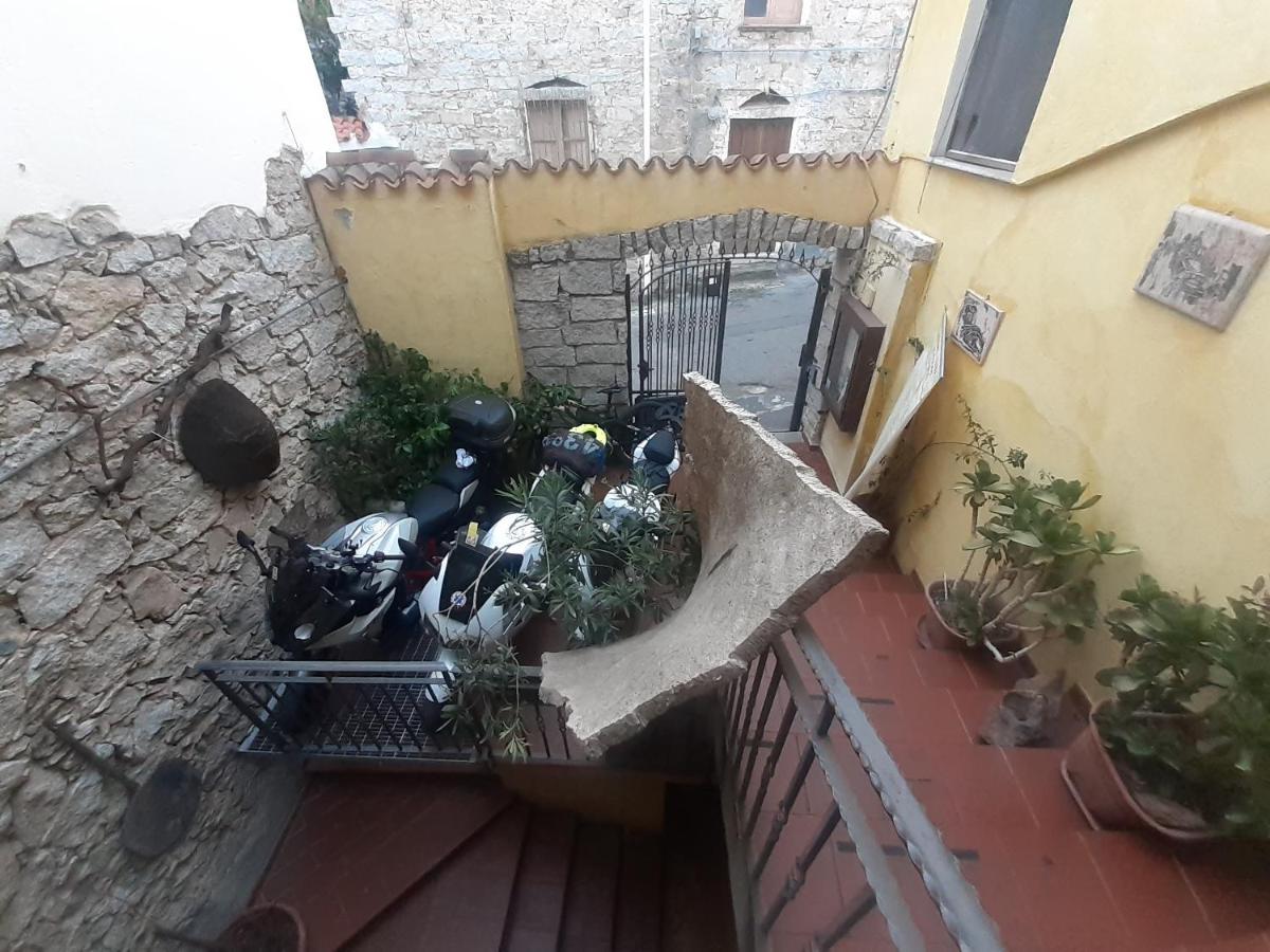 B&B Il Portico Orgosolo Exterior photo